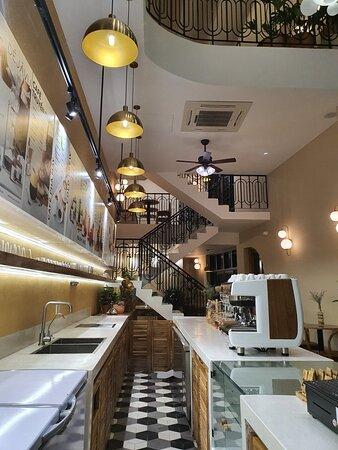 Deja Vu Coffee & Dessert